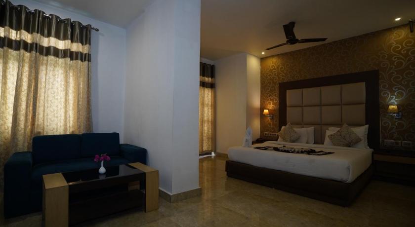 Terrace Valley Hotel - image 39