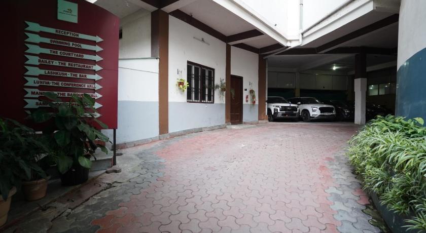 Terrace Valley Hotel - image 22