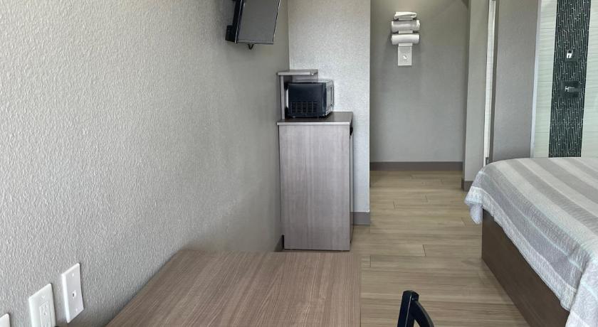 Houston Express Inn - Richey 4-Star Accommodation room