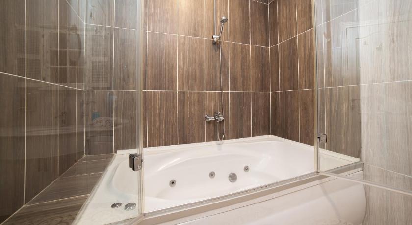 Cheers Lighthouse - image 4