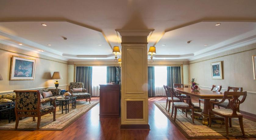 バンコク Golden Tulip Sovereign Hotel Bangkok 4つ星 ホテル ロビー