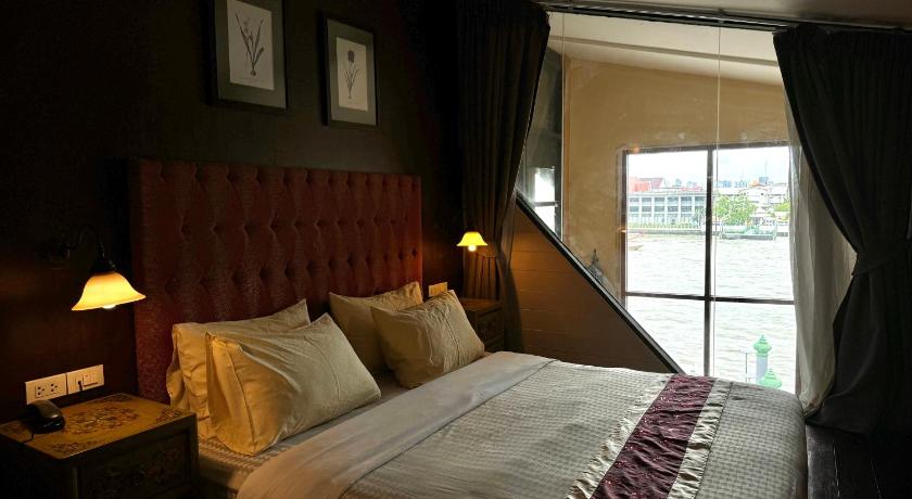 Image of Deluxe Double Bed 6