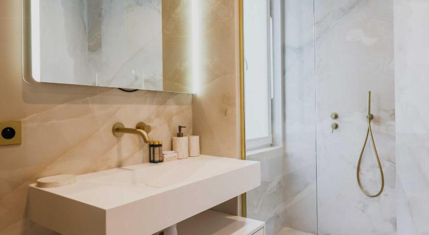 Charming flat - 2BR/ 6P - Arc de Triomphe - image 2