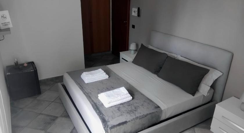Mia Rooms
