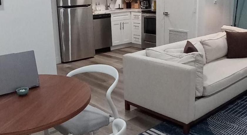 웨스트 팜비치 (FL) Walk to Everything From The Lofts Suite 205 4성급 숙소 레스토랑