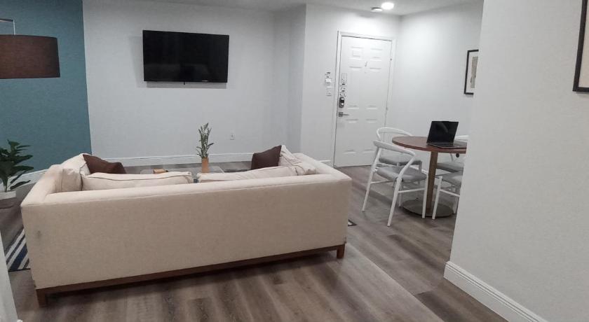 웨스트 팜비치 (FL) Walk to Everything From The Lofts Suite 205 4성급 숙소 전망