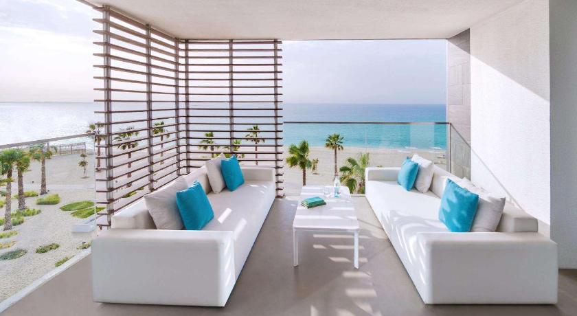 Image of Luux Suite Sea View King 1