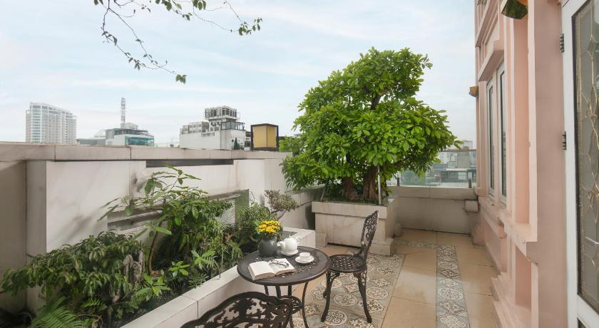 Image of Premier Suite with Terrace 13