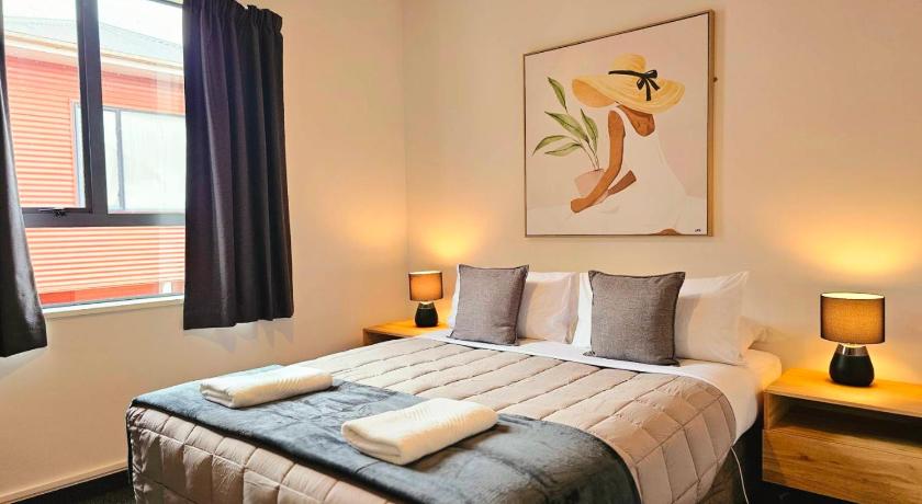 รูปของห้องเตียงควีนไซส์พร้อมห้องน้ำส่วนตัว (Queen Room with Private Bathroom) 2