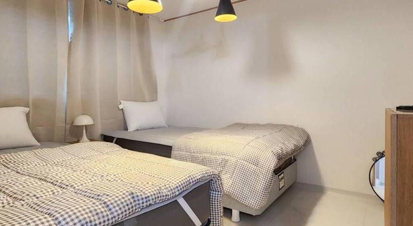 Seoul 철길공원 옆, White Linen House 3-Star Guesthouse exterior