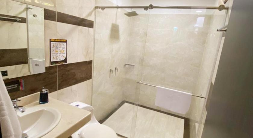 Image of Queen Room with Spa Bath 3