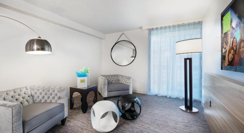 Image of District 3, Executive King Suite, Non-Smoking 6