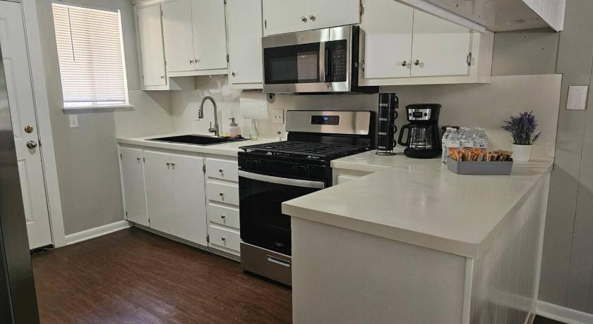 Austin Homey 2BR Home Near Downtown & Airport 3-Star Accommodation lobby