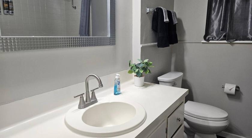Austin Homey 2BR Home Near Downtown & Airport 3-Star Accommodation restaurant