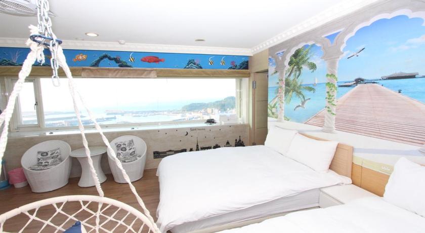 Image of Double Room with Sea View 5