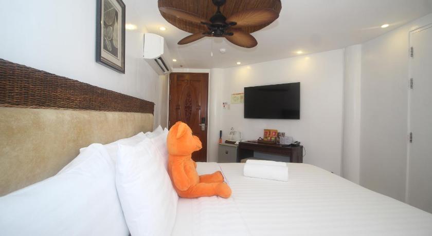 Image of Deluxe Beach Front View 12