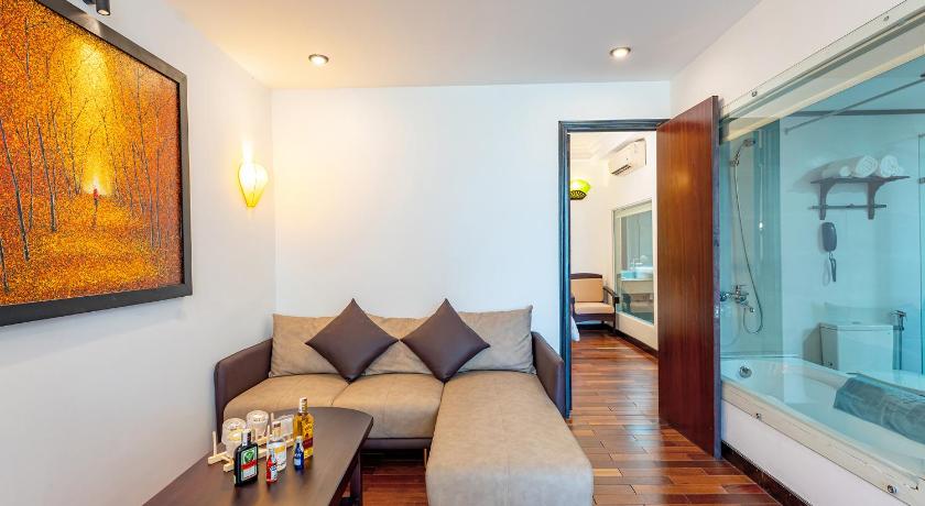 Image of Suite 12