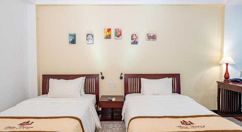 Image of Connected Room 11