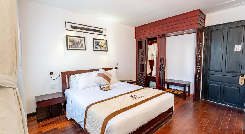 Image of Connected Room 1