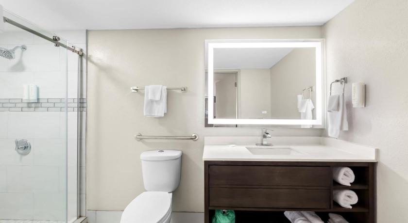 Image of King Room - Non-Smoking 1