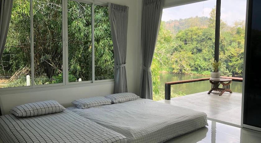 カンチャナブリ Takraw Rim Kwae 3つ星 シングルルーム スイート