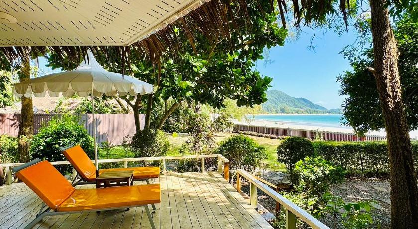 Image of Family Suite Sea View 12