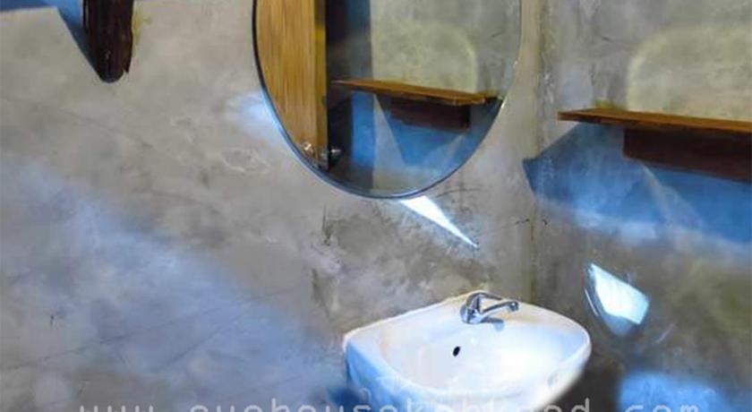 Image of Standard Bungalow with Fan 8