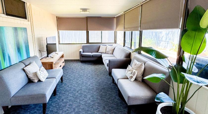Image of Superior Four-Bedroom House 5