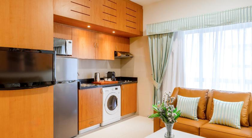 Golden Sands Hotel Apartments - image 2