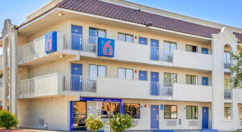 Motel 6-Phoenix, AZ - West