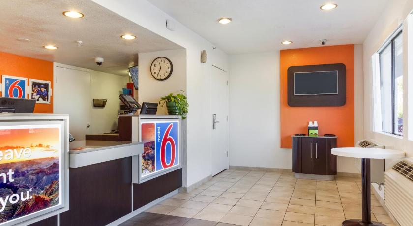 Motel 6-Phoenix, AZ - West