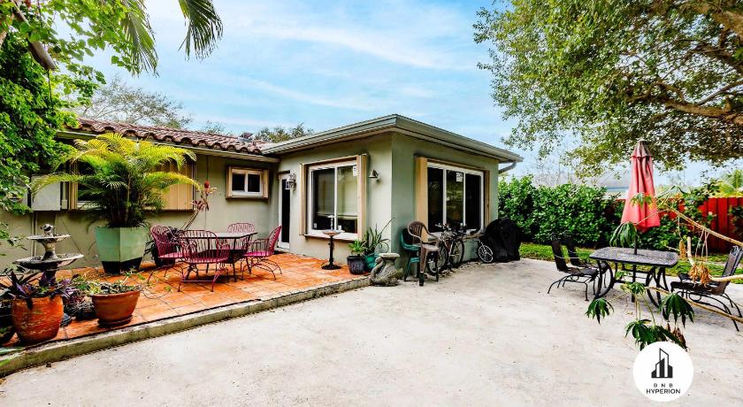 Uhost AI | Hollywood Garden 1BR Family Spot - image 10