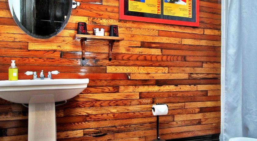 Royal Street Inn & Bar photo