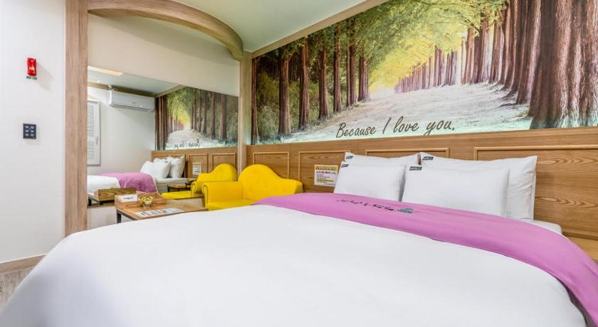 天安 Soop Hotel 酒店 泳池