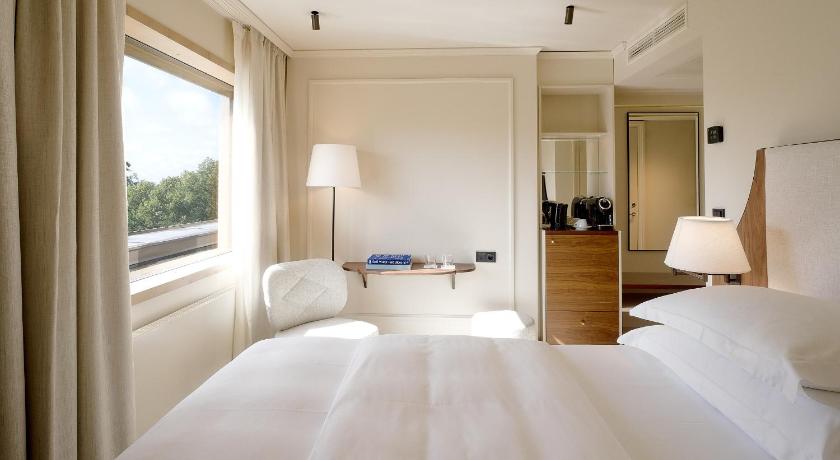 Image of Superior Room with Park View 0