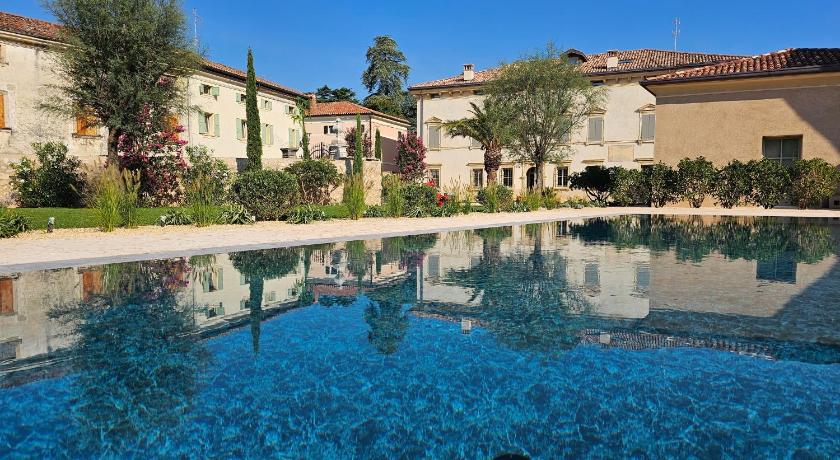 Villa Tosi - Luxury Apartments in Villa Veneta