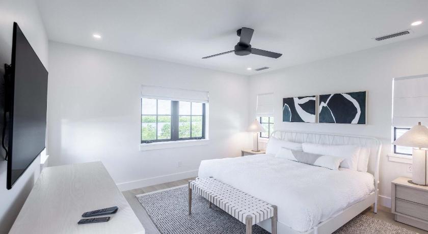 Key West Brand New Catchlight House with Private Pool 5-Star Accommodation pool