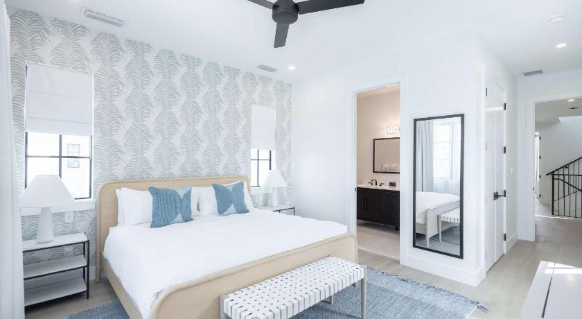 Key West Brand New Catchlight House with Private Pool 5-Star Accommodation lobby