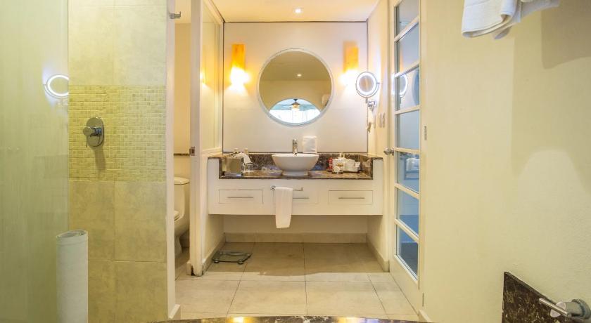 Image of Junior Suite Ocean View Queen - All Inclusive 2