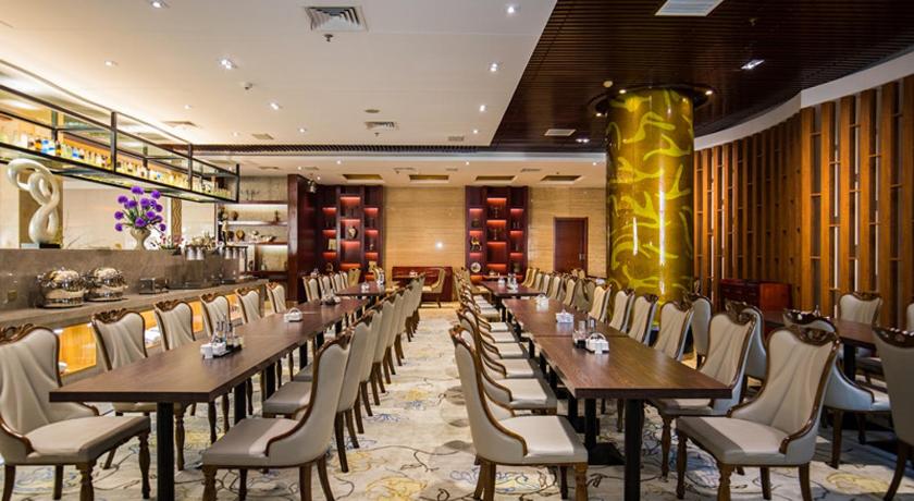 Golden Spring Hotel – Kunming, MO