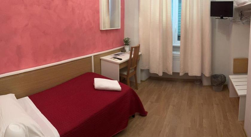 Image of Standard Single Room with Shared Bathroom 11
