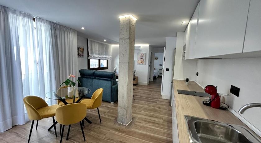1º B Apartamento Juan Robledo en centro ciudad