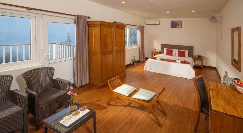 Deluxe Double Room with Balcony