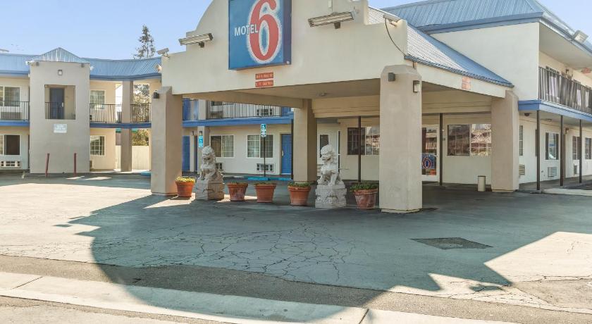 Motel 6-Visalia, CA