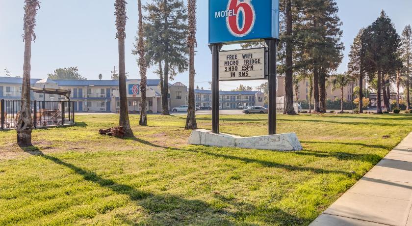 Motel 6-Visalia, CA