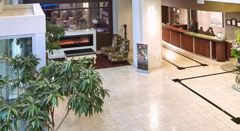 Executive Plaza Hotel, Coquitlam photo