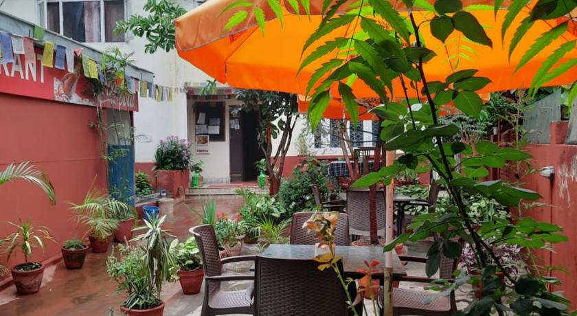 Best Hostel and Ananda Garden Restaurant — Kathmandu (5)