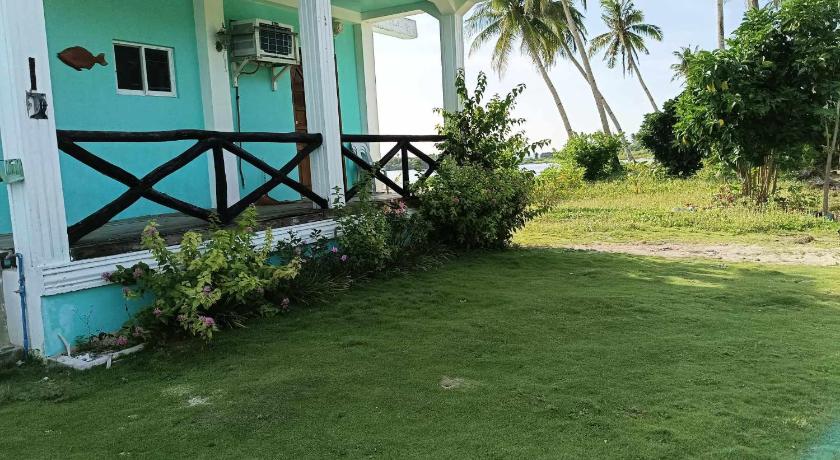 Image of Deluxe Double Room with Side Sea View 12