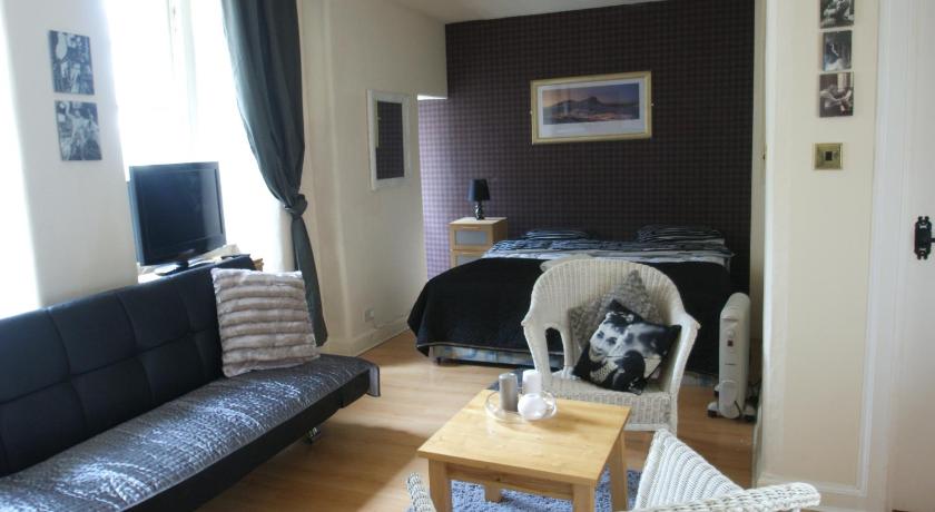 Royal Mile Group Apartments photo