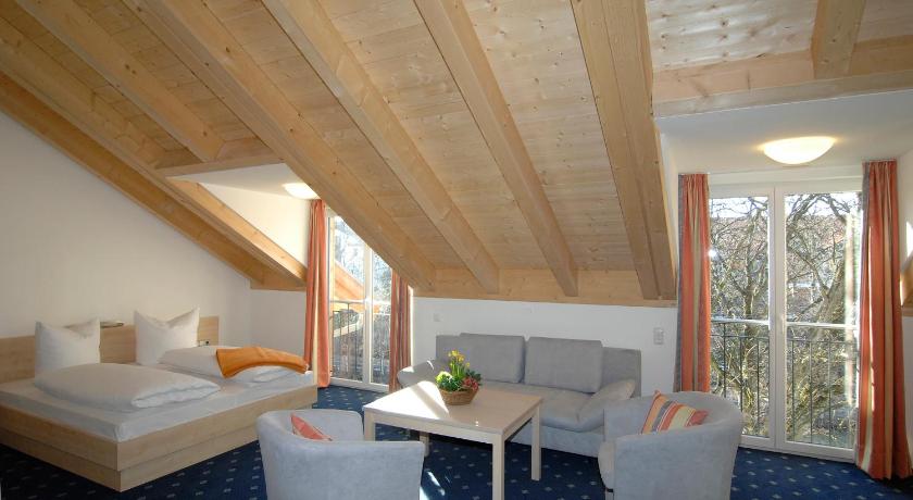 Landhaus Sixtmuhle — Hotel in Taufkirchen